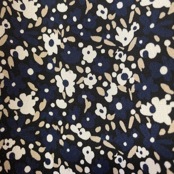 NWOT Tommy Hilfiger Navy Print Short Sleeved Top Size M - Picture 3 of 6